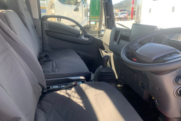 2025 Isuzu  NPR 45/65-175 MT D28 TRADE TRADEPACK Tray Image 15
