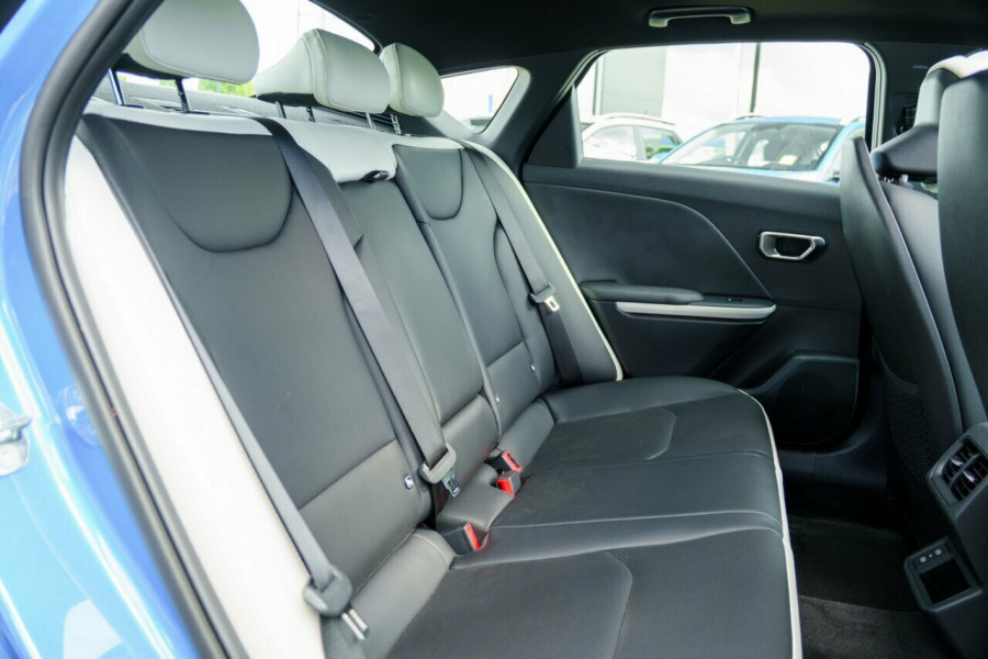 2025 Kia K4 CL4m GT-Line Sedan Image 8