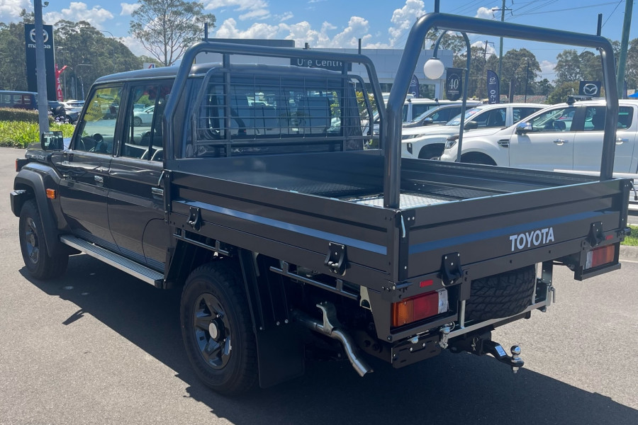 2024 MYon Toyota LandCruiser GDJL79R (Cab Chassis) GXL Double-Cab Cab-Chassis Image 8