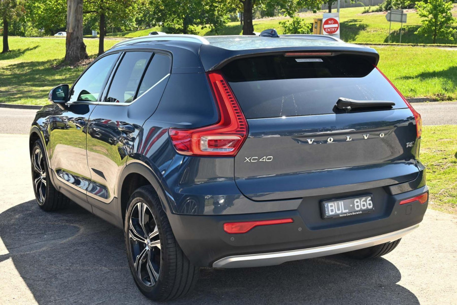 2022 Volvo XC40 XZ T4 Inscription SUV Image 4
