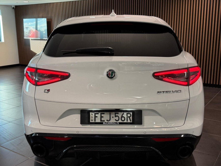 2023 Alfa Romeo Stelvio Series 5 Veloce SUV Image 4