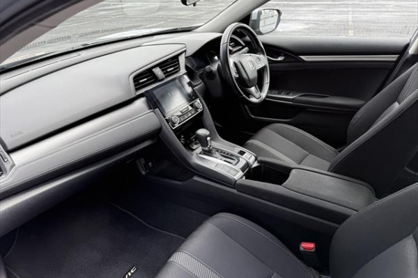 2018 Honda Civic 10th Gen VTi-L Sedan Image 2