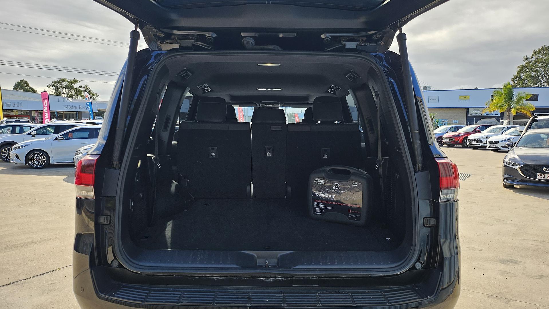 2022 Toyota LandCruiser FJA300R Sahara SUV Image 13