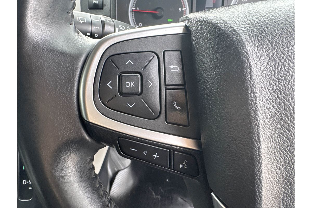 2021 Toyota HiAce GDH300R Van Image 12