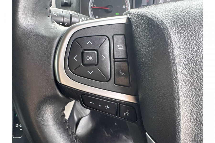 2021 Toyota HiAce GDH300R Van Image 12