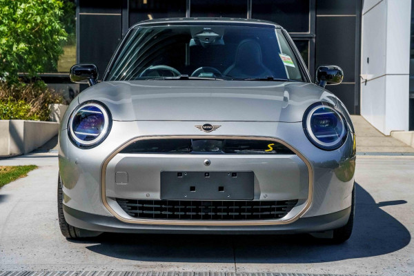 2026 MINI Cooper J01 SE Favoured Hatch