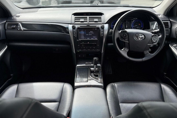 2017 Toyota Aurion GSV50R Presara Sedan Image 10