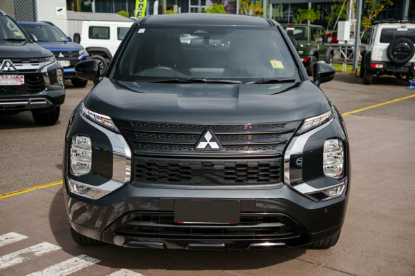 2024 Mitsubishi Outlander ZM Black Edition SUV Image 5