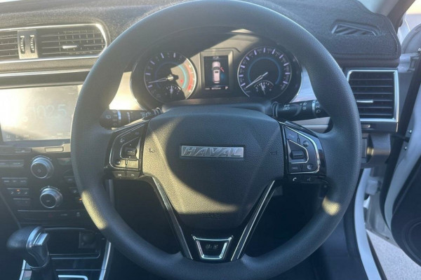 2020 Haval H2  Premium SUV Image 13