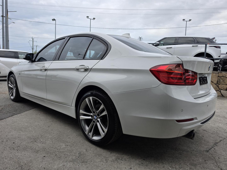 2012 BMW 3 Series F30 320d M Sport Sedan Image 9