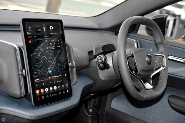 2026 Volvo EX30  Single Motor Extended Range Ultra SUV Image 6