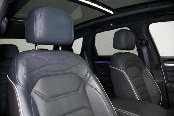 2024 Volkswagen Touareg 210TDI R-Line SUV Image 4