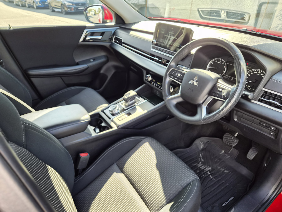 2022 MY22.5 Mitsubishi Outlander ZM ES SUV Image 12