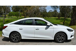 2024 MG MG5 AP32 Essence Sedan