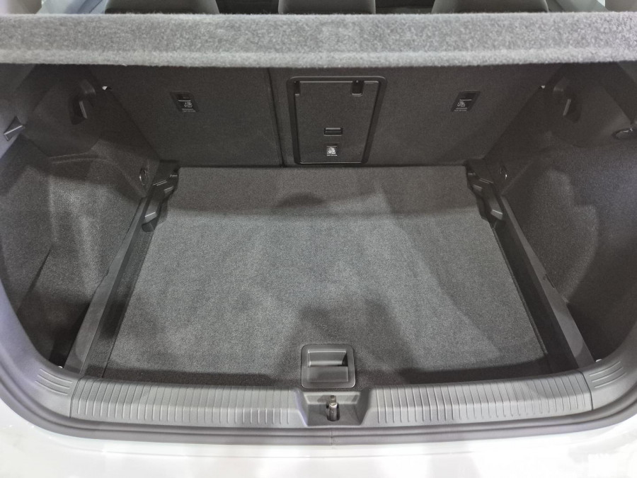 2025 Volkswagen Golf 8.5 110TSI Life Hatch Image 19