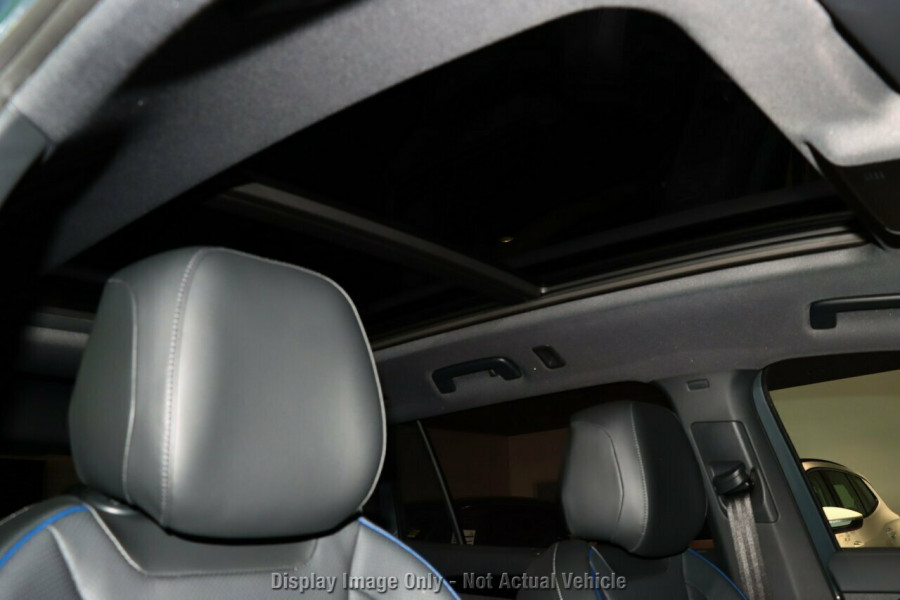 2026 Volkswagen Tayron R4 200TSI eHybrid R-Line SUV Image 5