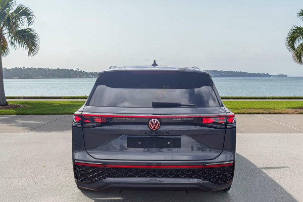 2025 MY26 Volkswagen Tayron R4 195TSI R-Line SUV Image 6
