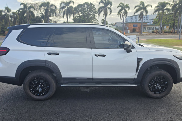 2026 MY25 LDV D90 SV9A Executive SUV Image 15