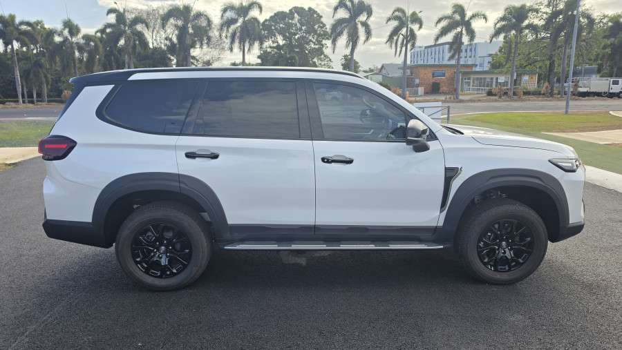 2026 MY25 LDV D90 SV9A Executive SUV Image 15