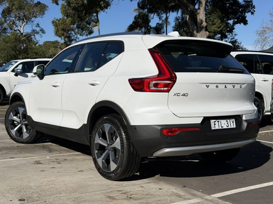 2026 Volvo XC40 XZ Plus B4 SUV Image 3
