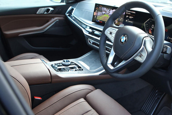 2026 BMW X7 G07 LCI xDrive40i M Sport SUV image 12