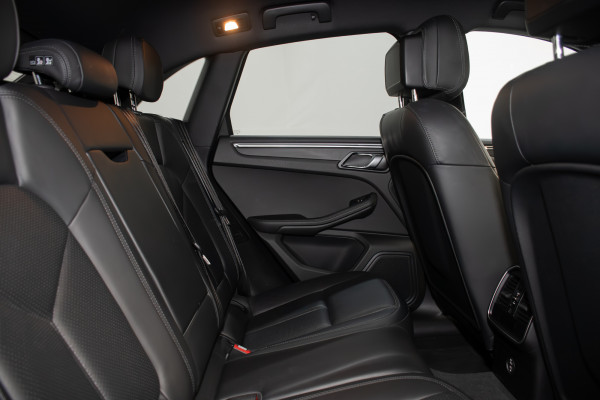 2020 Porsche Macan SUV Image 3