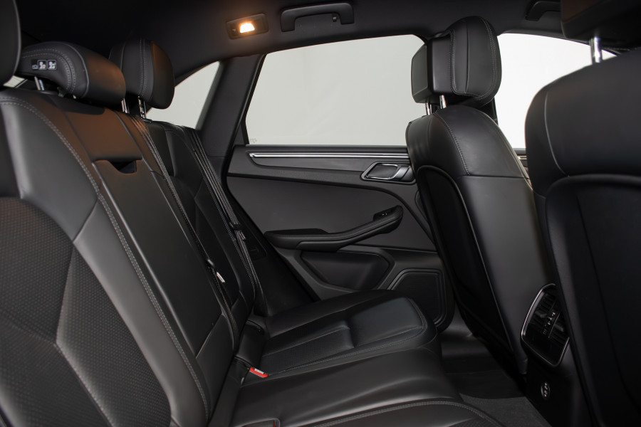 2020 Porsche Macan SUV Image 3
