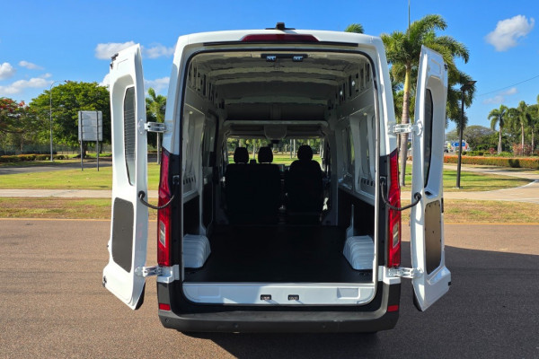 2025 LDV Deliver 9  High Roof LWB Van Image 13