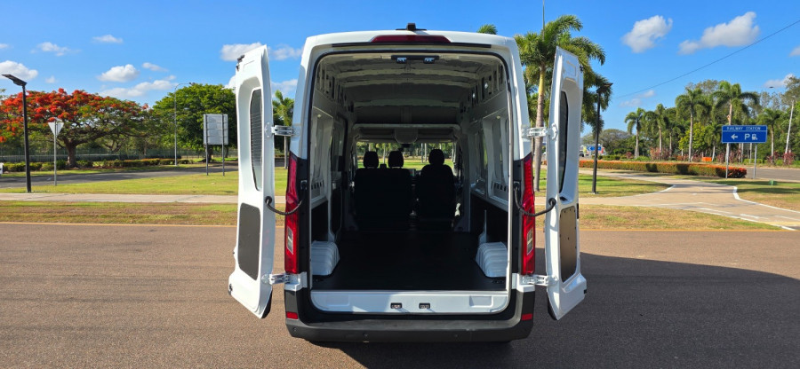 2025 LDV Deliver 9  High Roof LWB Van Image 13