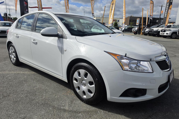 2012 MY13 Holden Cruze JH Series II CD Hatch Image 5