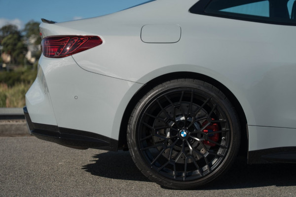 2024 BMW M4 CS Coupe Image 10