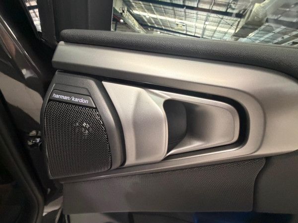 2026 BMW X3 G45 30e xDrive SUV image 16