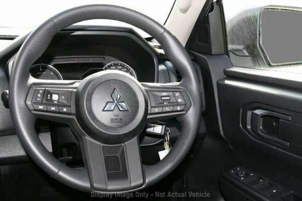2025 Mitsubishi Triton MV GLX Ute Image 5