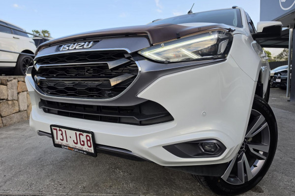 2023 Isuzu MU-X RJ LS-T SUV Image 2