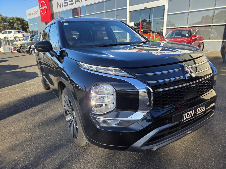 2025 Mitsubishi Outlander ZM Exceed Tourer SUV Image 2