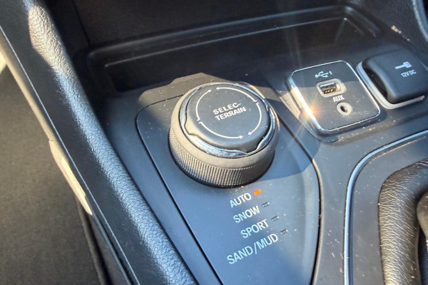 2022 Jeep Cherokee KL S-Limited SUV Image 24