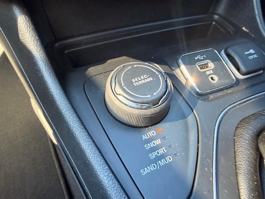 2022 Jeep Cherokee KL S-Limited SUV Image 24