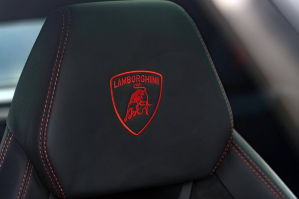 2022 Lamborghini Urus SUV Image 15