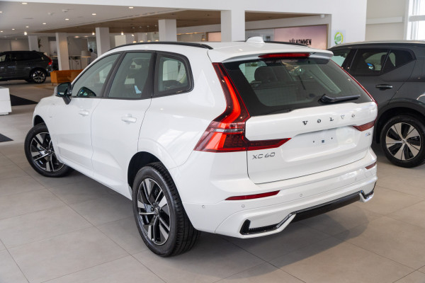 2026 Volvo XC60 UZ Plus T8 Plug-in Hybrid Dark SUV Image 2