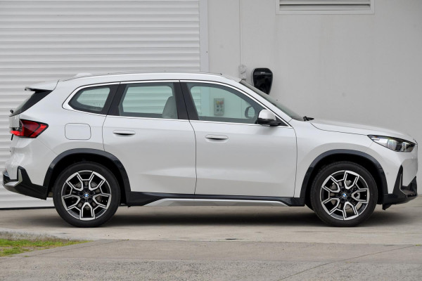 2025 BMW X1 U11 sDrive18i SUV image 3