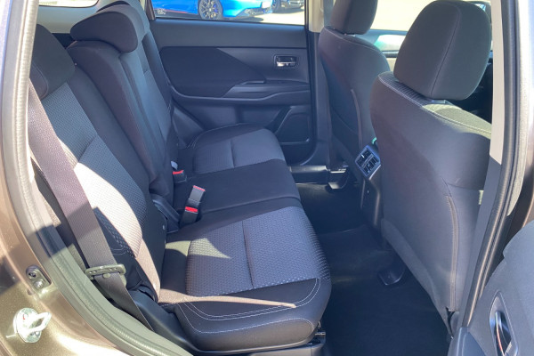 2019 Mitsubishi Outlander ZL ES SUV Image 13