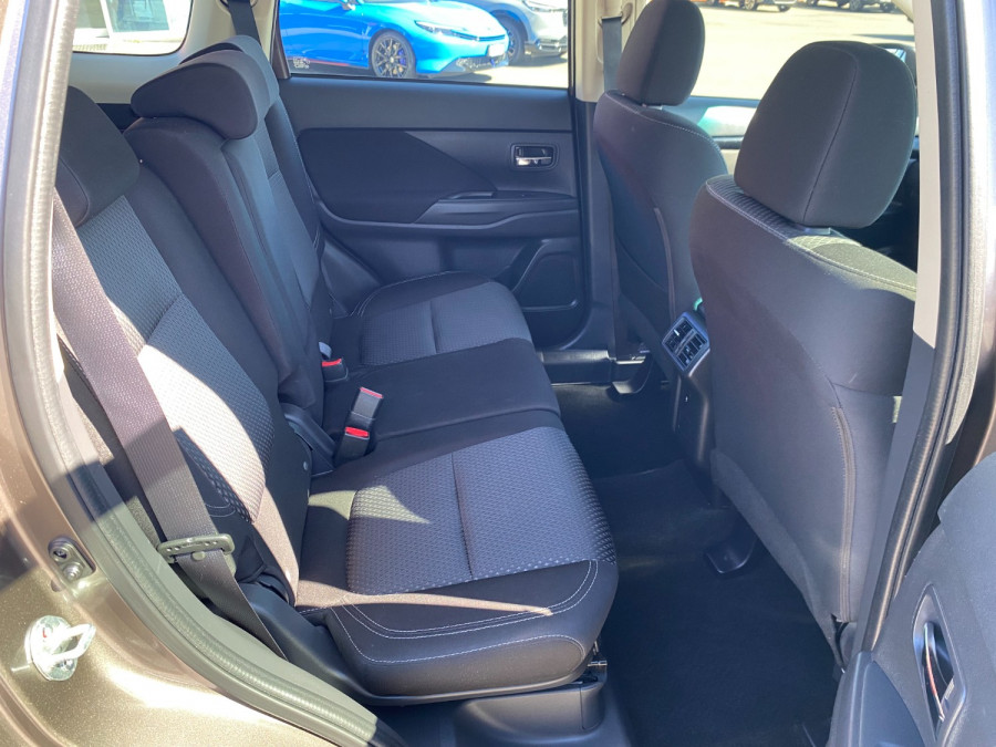 2019 Mitsubishi Outlander ZL ES SUV Image 13