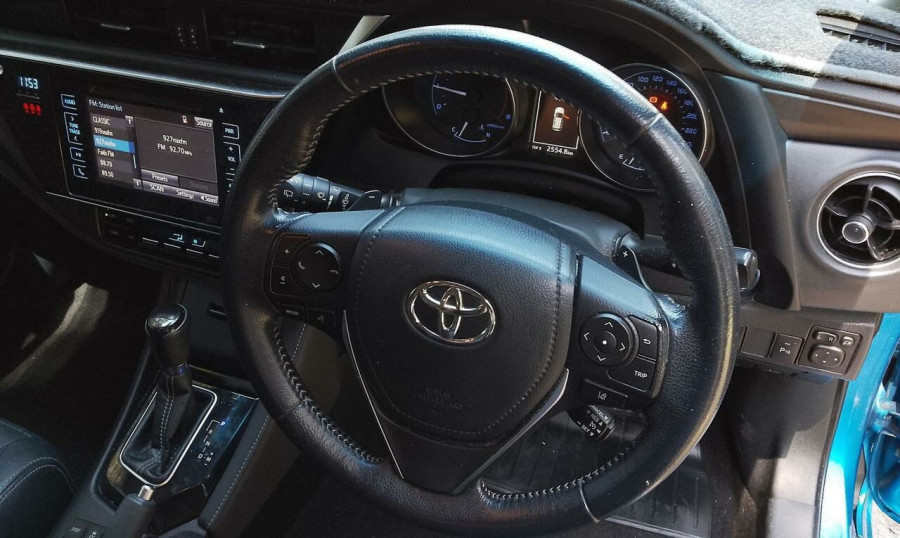 2017 Toyota Corolla ZRE182R ZR Hatch Image 12