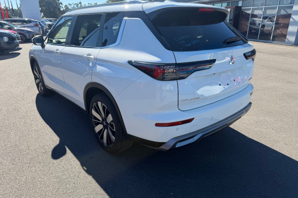 2025 Mitsubishi Outlander ZM Aspire SUV Image 5