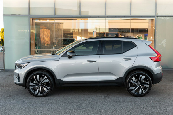 2024 MY25 Volvo XC40 XZ Ultra B4 Dark SUV Image 7