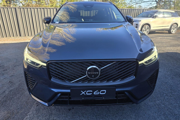 2026 Volvo XC60 UZ Ultra B5 Dark SUV Image 3