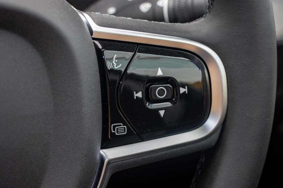 2024 MY25 Volvo XC90 L Series Ultra T8 Plug-In Hybrid SUV Image 16