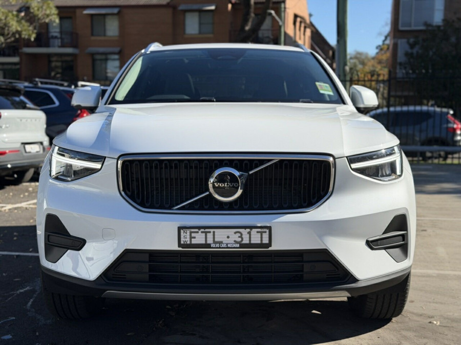 2025 Volvo XC40 XZ Plus B4 SUV Image 7