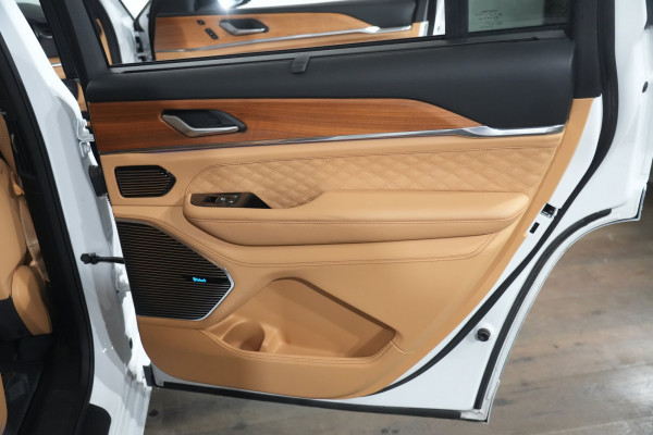 2024 Jeep Grand Cherokee Summit Reserve SUV Image 30