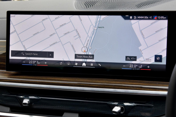 2025 BMW X7 G07 LCI xDrive40i M Sport SUV image 14